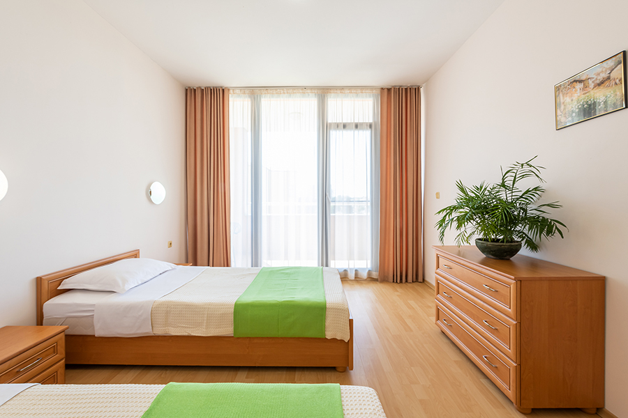 TRAKIA_PLAZZA_APARTMENTS_HOTEL_SUNNY_BEACH_BULGARIA_AIR_TOUR_TRAVEL 